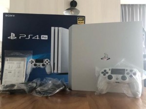 PS4意外破碎揭秘：探索碎片背后的故事，游戏机的脆弱与意外处理之道