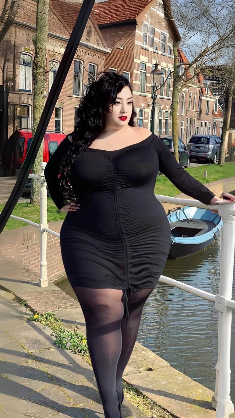 大乳奶水 bbw,丰满身材,让你欲罢不能